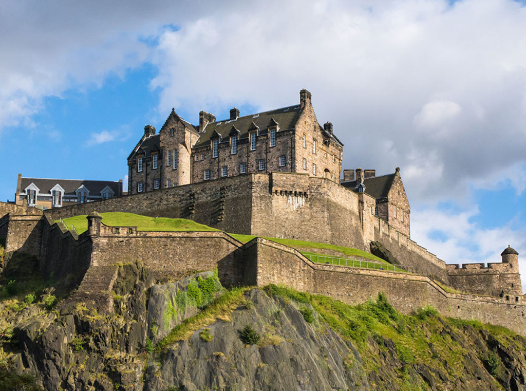 Big Bus Edinburgh Hop-on Hop-off Bus Tour (Explore Ticket (48 Hours)) - 1