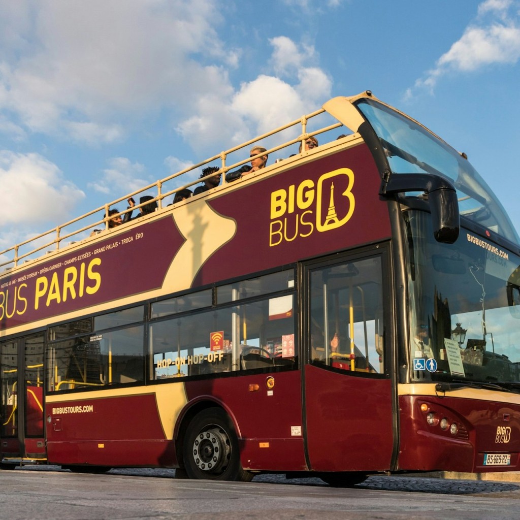 Big Bus Paris: Hop-on Hop-off Tour + Seine River Cruise - Weekends - 2