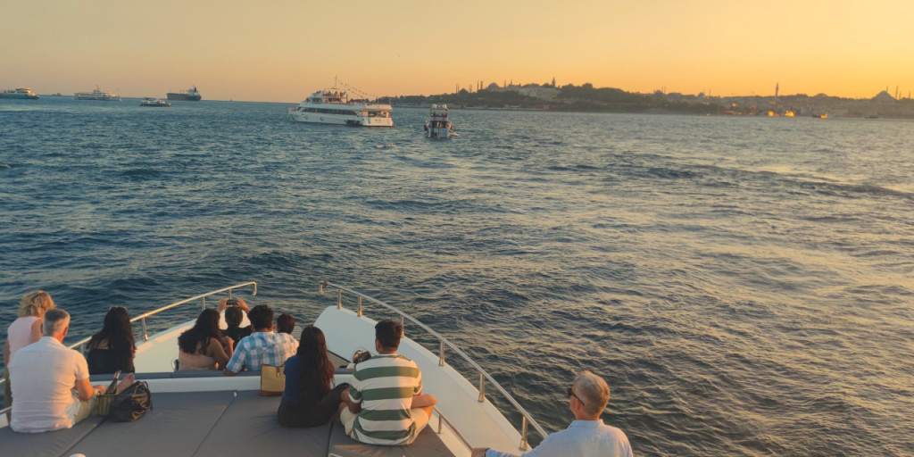 Bosphorus Sightseeing Cruise on a Luxury Yacht (Morning Bosphorus Sightseeing Cruise with Stopover on Asian Side) - 1