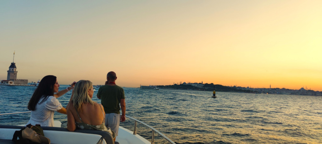 Bosphorus Sightseeing Cruise on a Luxury Yacht (Morning Bosphorus Sightseeing Cruise with Stopover on Asian Side) - 2