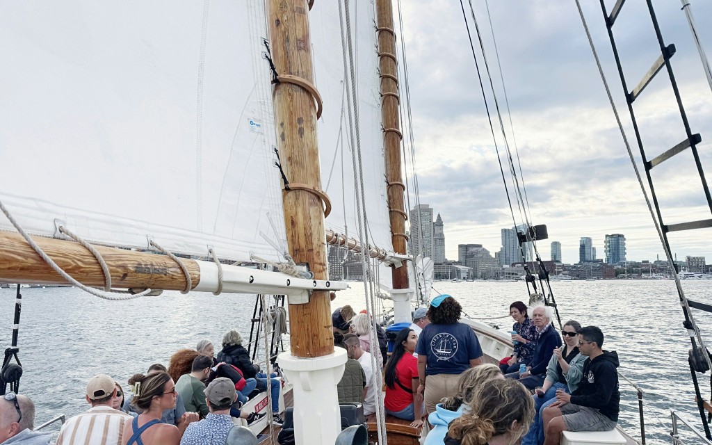 Boston: domingos de pastelería y prosecco en velero por el puerto (Tour Tickets) - 2