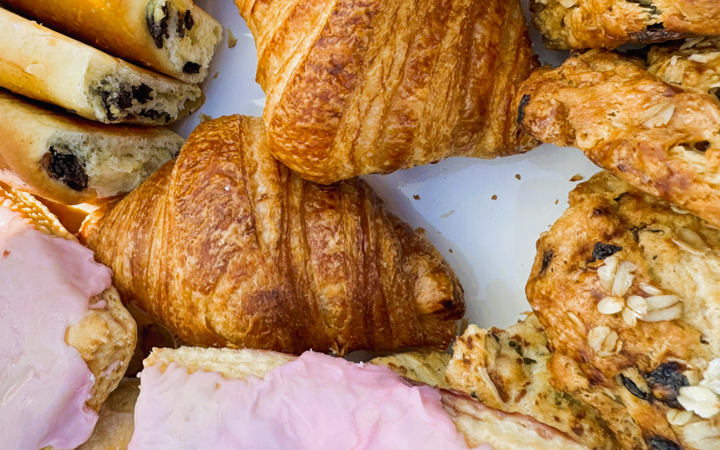Boston: domingos de pastelería y prosecco en velero por el puerto (Tour Tickets) - 3