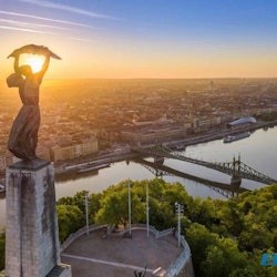 Budapest: 3-Hr Bus Tour & 1-Hr Sightseeing Cruise - 3
