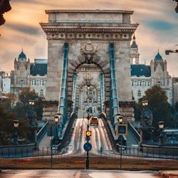 Budapest: Castle District Guided Tour + Sightseeing Bus Tour - 3
