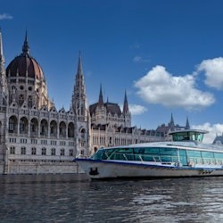 Budapest: Danube River Daytime Sightseeing Cruise + Audio Guide + Drinks - 1