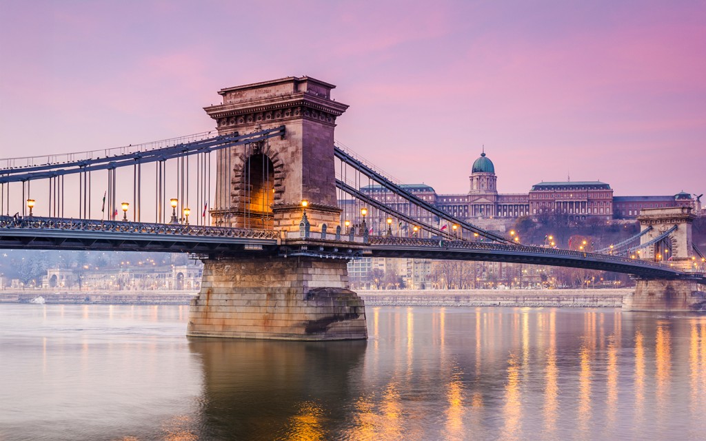 Budapest Danube River Night Lotus Cruise with Unlimited Aperol and Prosecco (Budapest Danube River Nighttime Lotus Cruise with Unlimited Aperol and Prosecco) - 3