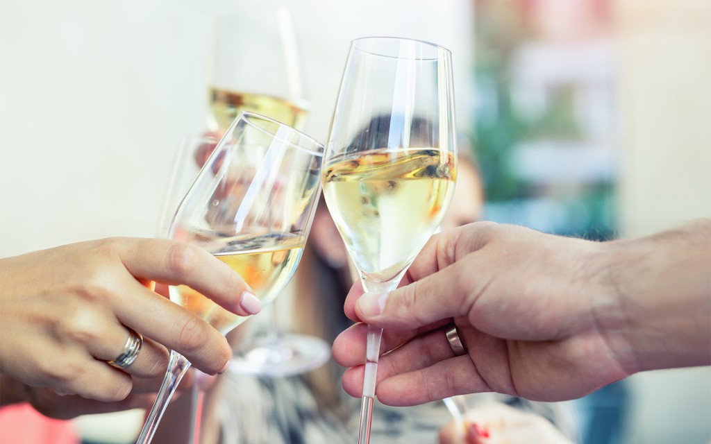 Budapest Evening Danube River Sightseeing Cruise with Unlimited Prosecco (Unlimited Prosecco) - 3