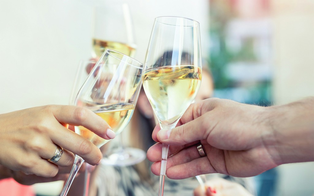 Budapest Evening Danube River Sightseeing Cruise with Unlimited Prosecco (Unlimited Prosecco) - 3