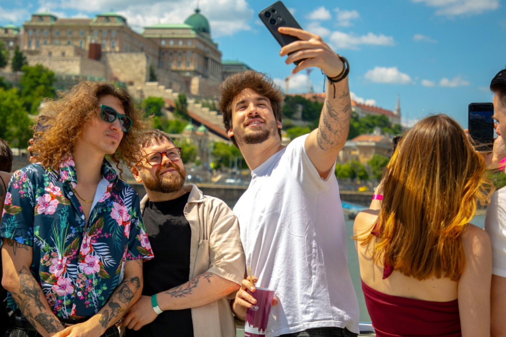 Budapest: Sightseeing Cruise From Buda + Audio guide (Cruise + Audio guide) - 2