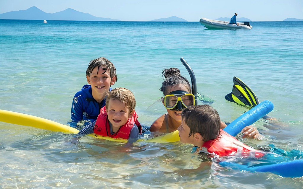 Cairns zu den Frankland-Inseln: Riffbootsfahrt mit Schnorcheln + Mittagessen (Frankland Islands Reef Cruises All Inclusive Day Tour) - 2