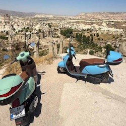 Capadocia: Alquiler de scooters de día completo - 1