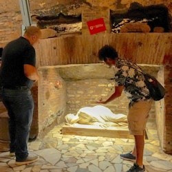 Cripta dels Caputxins i catacumbes romanes: visita guiada + trasllat - 1