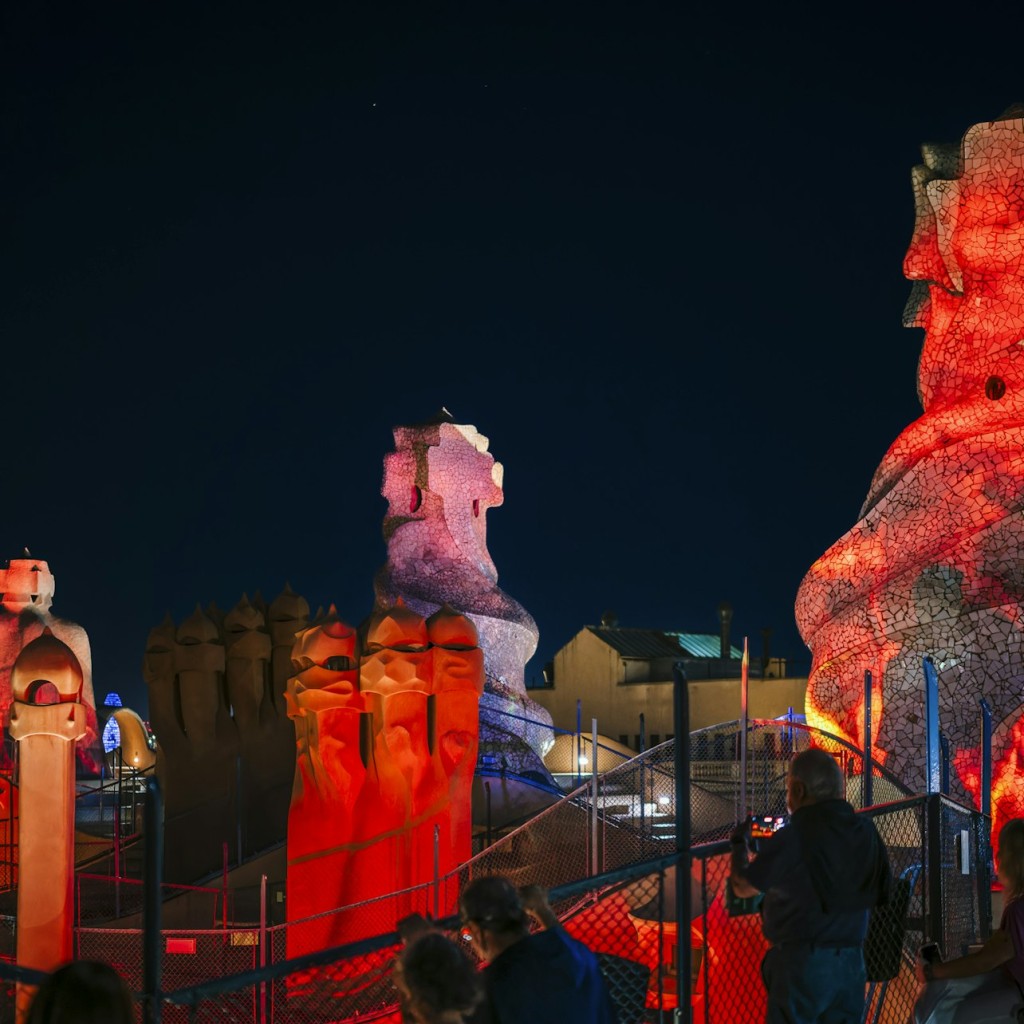Casa Milà - La Pedrera: tour guiado à noite + jantar opcional - Tour in English - 2