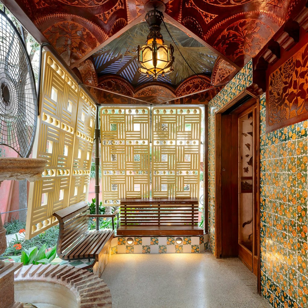 Casa Vicens: bilhete sem filas - Entry Ticket + Chocolate with Churros - 1