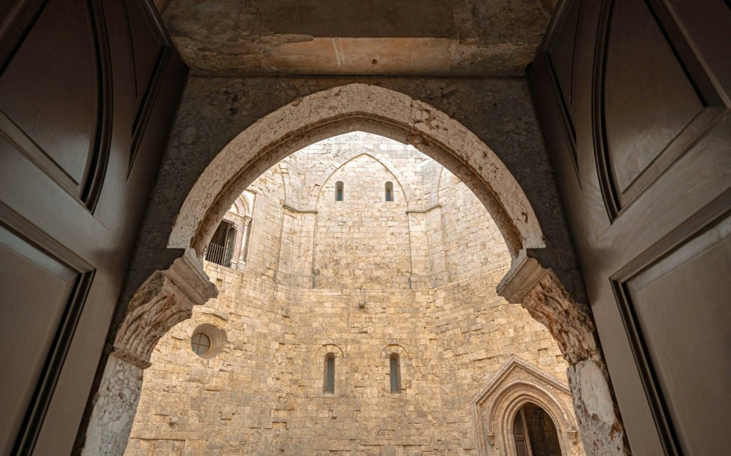 Castel del Monte Small-Group Guided Tour (Italian Guided Tour) - 3