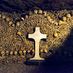 Catacombs of Paris: Entry Ticket + Audio Guide - 3