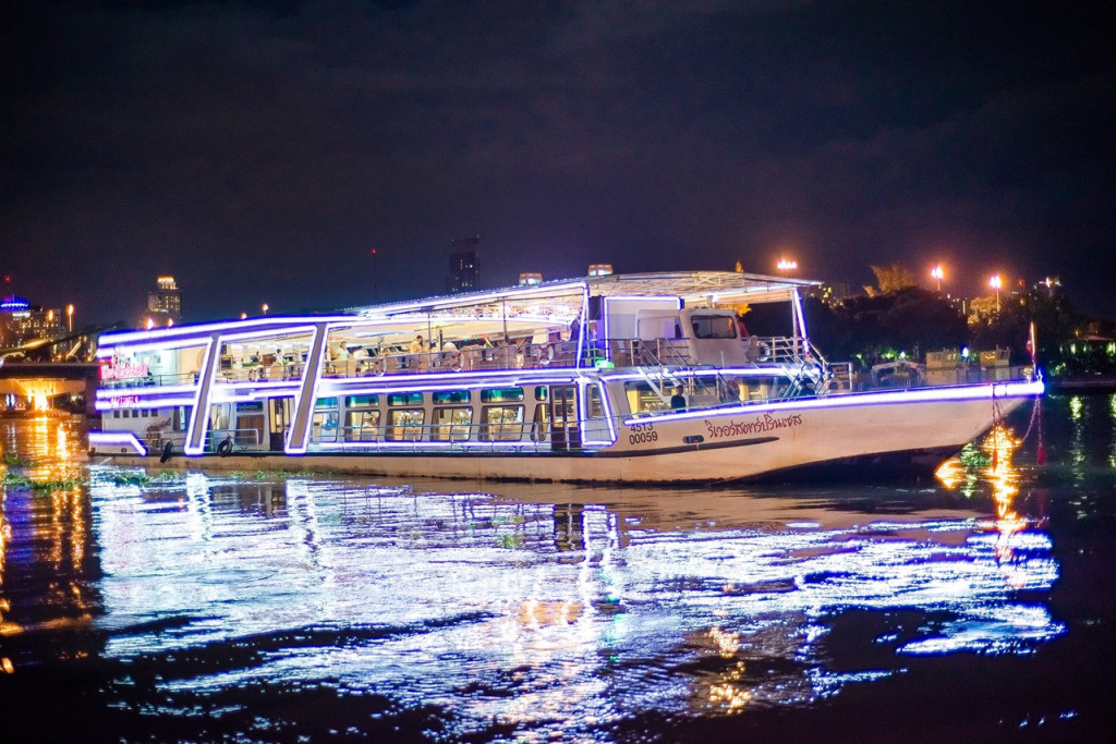 Chao Phraya Dinner Cruise aboard River Star Princess (Chao Phraya Dinner Cruise) - 1