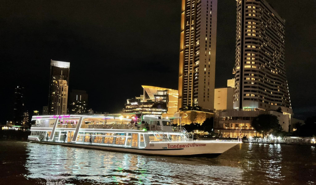 Chao Phraya Dinner Cruise aboard River Star Princess (Chao Phraya Dinner Cruise) - 2