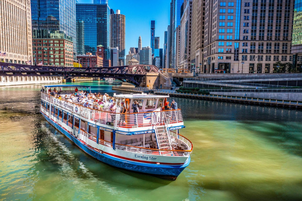 Chicago Architecture River Cruise Ticket (90 Minute River Architecture Tour From Michigan Avenue) - 3