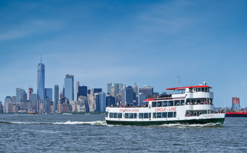 Circle Line "Best of NYC" Sightseeing Cruise (2.5 hours): Reserved Straight-to-Board Ticket (2.5 Hours "Best of NYC" Full Island Loop Sightseeing Cruise by Circle Line) - 3