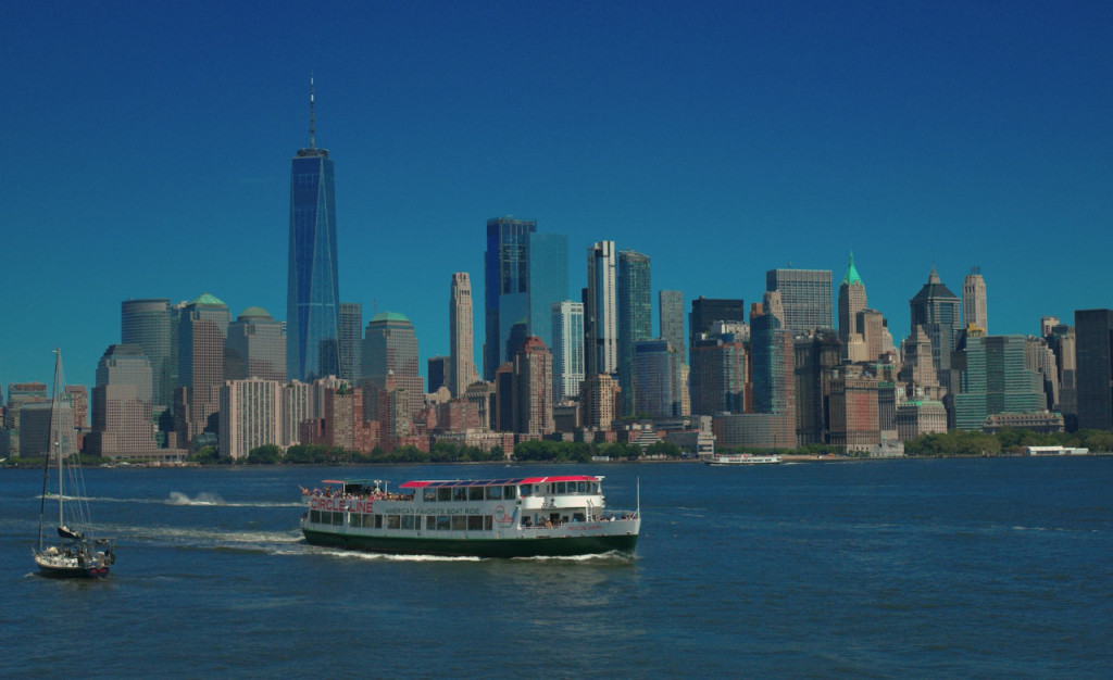 Circle Line "NYC Landmarks" Sightseeing Cruise (1.5 hours): Reserved Straight-to-Board Ticket (1.5 Hours "NYC Landmarks" Sightseeing Cruise by Circle Line) - 3