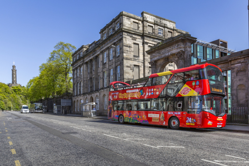 City Sightseeing Edinburgh Hop-on Hop-off Bus Tour (City Sightseeing Edinburgh Hop-on Hop-off Bus Tour - 24 Hours (Kids Go Free with Paying Adult)) - 1