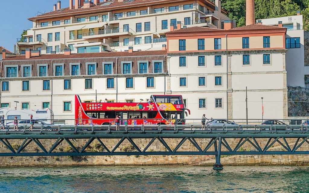 City Sightseeing: tour en autobús turístico de Oporto con crucero por los Seis Puentes del Duero (Hop-On Hop-Off Bus Porto + Six Bridges Cruise on the Douro) - 1