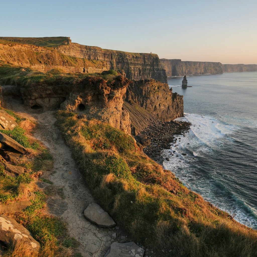 Cliffs of Moher & Aillwee Cave: Day Tour from Dublin + Bird of Prey Experience - 1