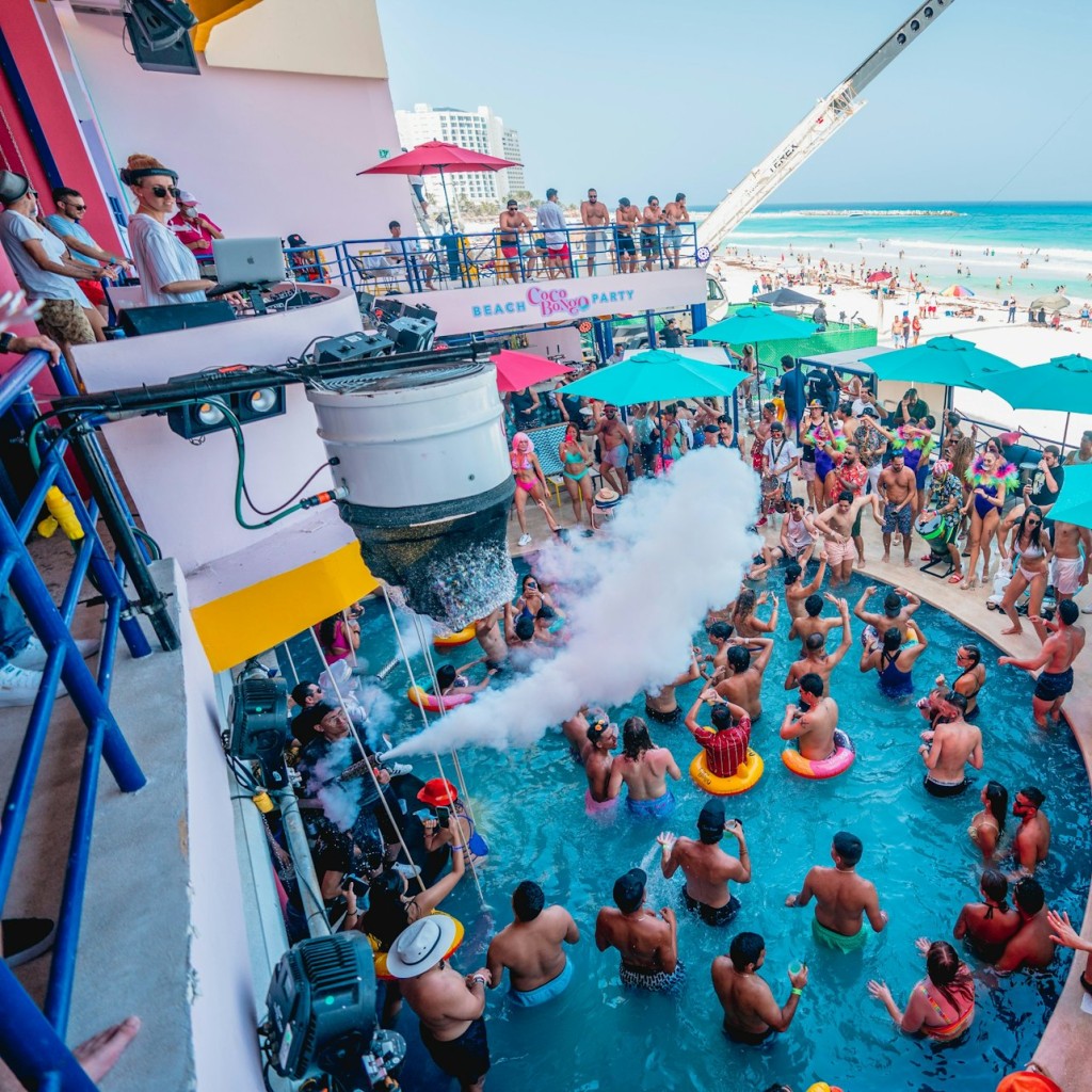 Coco Bongo Cancun: Beach Party - 2