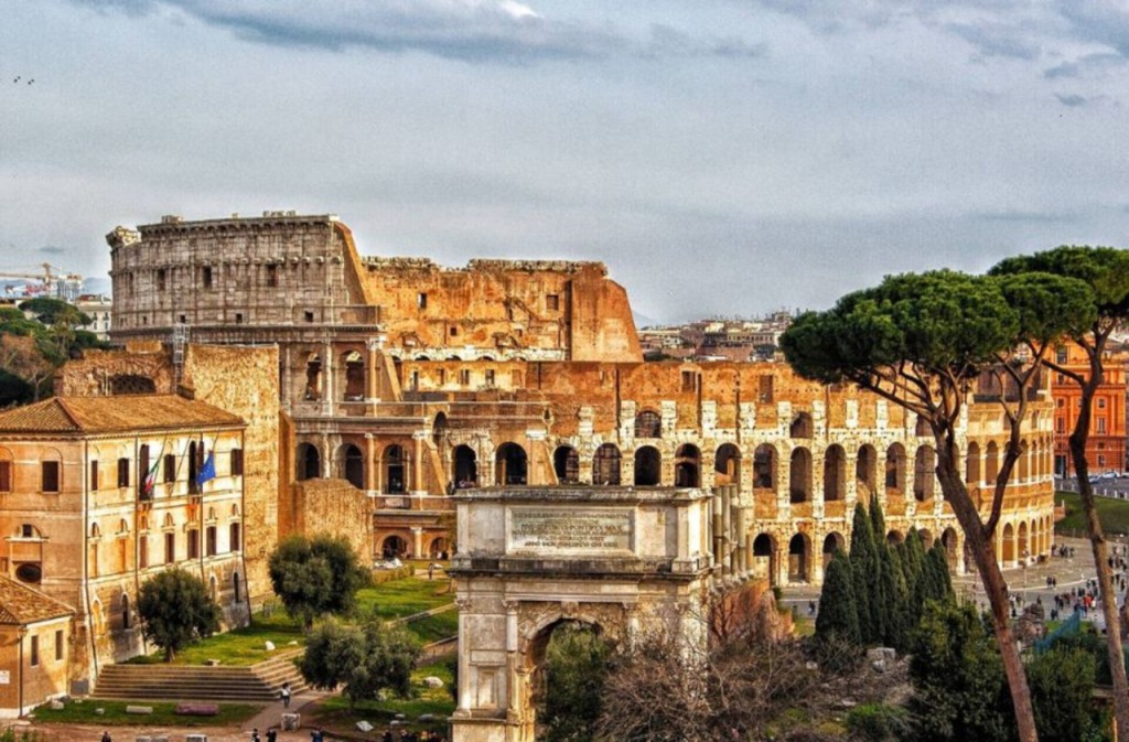 Colosseum, Roman Forum, and Palatine Hill Ticket (Hosted Admission with Audio Guide) - 3