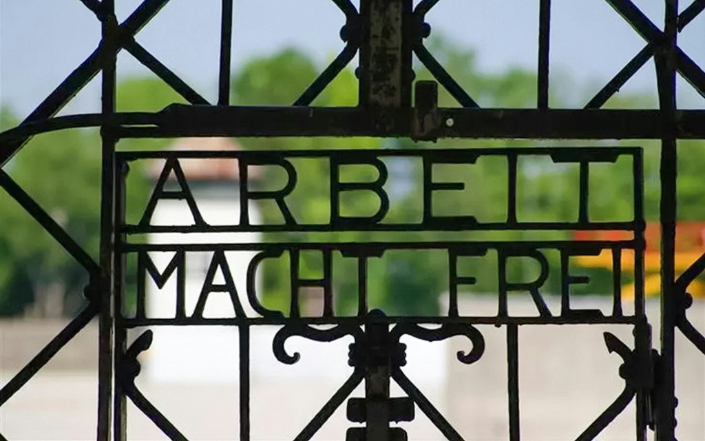 Kombitickets: KZ-Gedenkstätte Dachau und Drittes Reich-Tour
(Dachau Concentration Camp Memorial Site & Third Reich Tour) - 2
