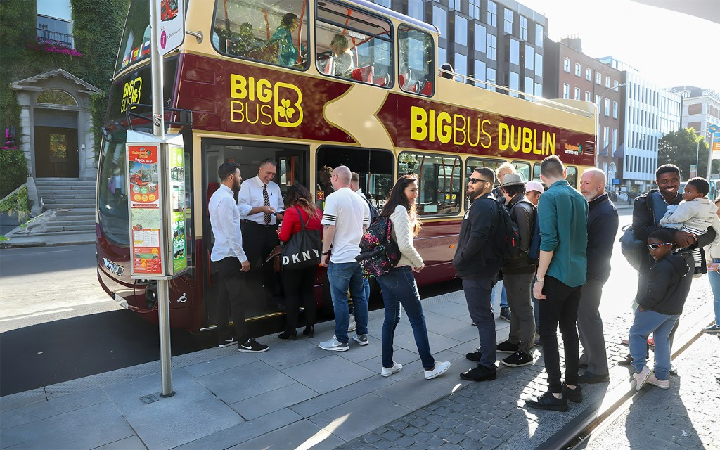 Combo: Tour in autobus Hop-on Hop-off di Dublino + biglietti per la Guinness Storehouse e il Gravity Bar (24-Hour Pass + Additional 24-Hour Tour + Guinness Storehouse Tickets) - 1