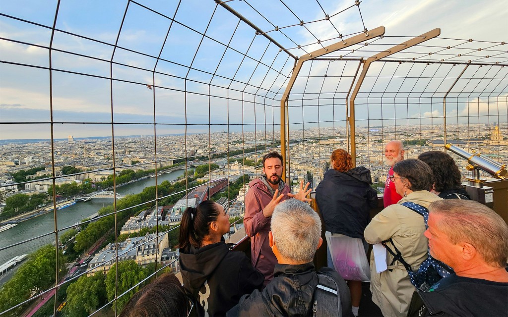 Combo: Eiffel Tower Guided Tour by Elevator with Seine River Cruise (Guided Tour of 2nd floor + Seine River Cruise) - 1