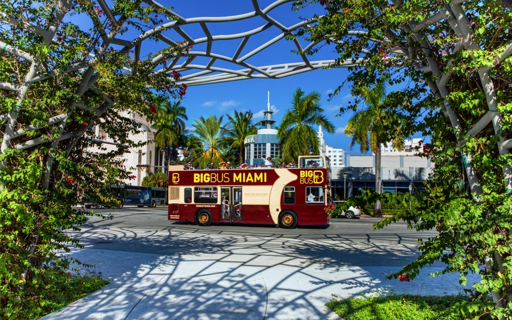 Zestaw biletów (zaoszczędź 30%): Wycieczka autobusem po Miami + Bilety na rejs Millionaire's Row (Miami Bus Tour + Millionaire's Row Cruise Tickets) - 1