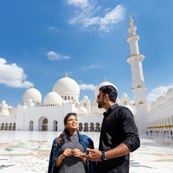 Excursion d'une journée depuis Dubaï : La Grande Mosquée Sheikh Zayed et Qasr Al Watan - 2