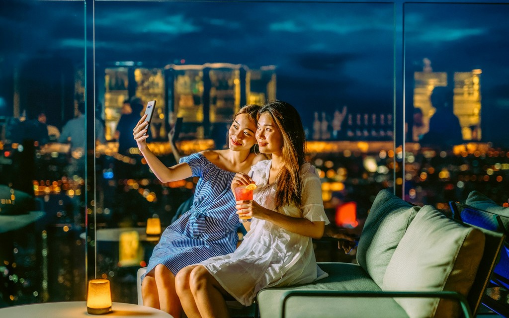 [Wejście bezpośrednie] Mahanakhon SkyWalk + bilety Skyverse z posiłkami i napojami (SkyVerse + SkyWalk Indoor & Rooftop Ticket with Drinks: Sunset) - 3