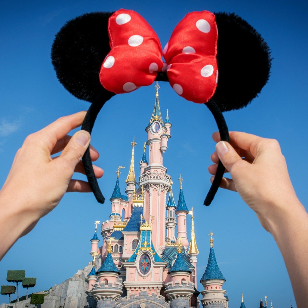 Disneyland® París: bitllet + transport en tren des de París - Two Parks Access - 1