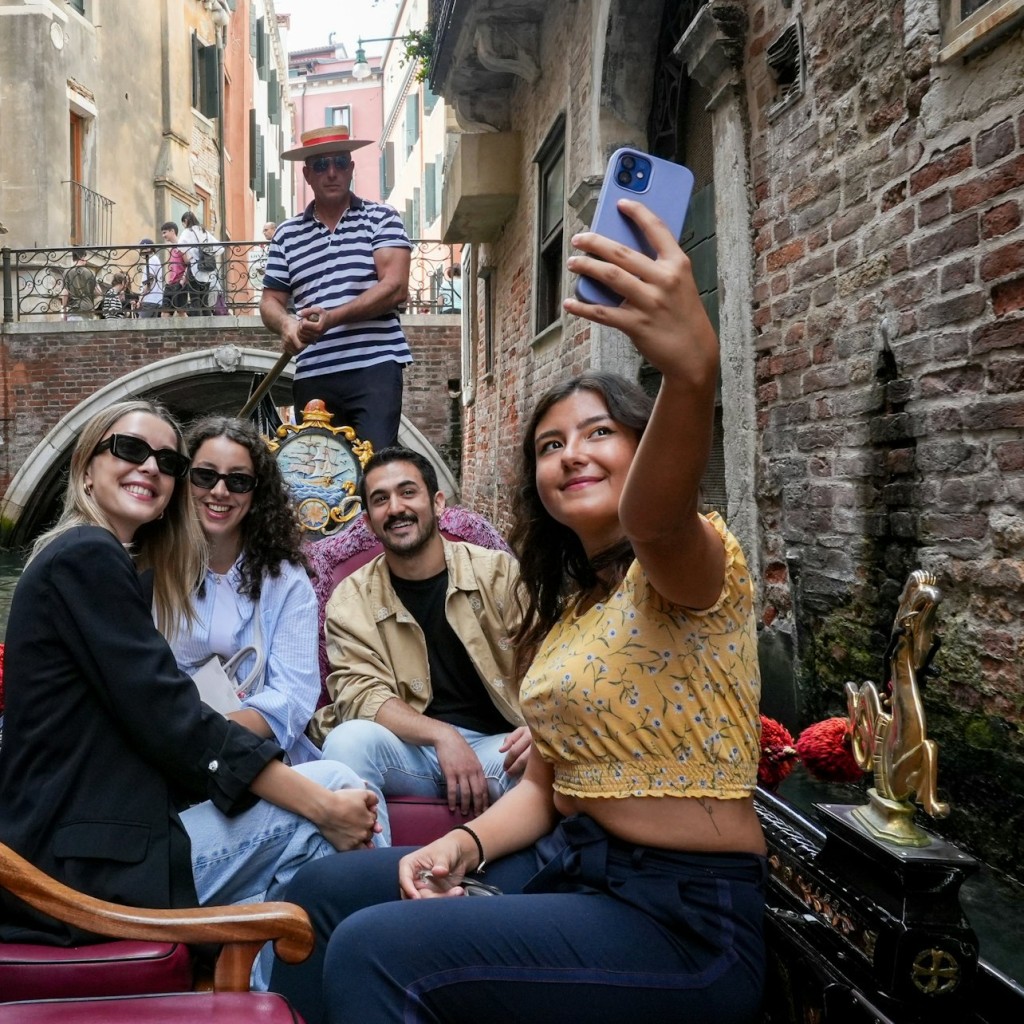 Doge’s Palace & St.Mark’s Basilica: Guided Tour + Burano & Murano Tour + Gondola - 1