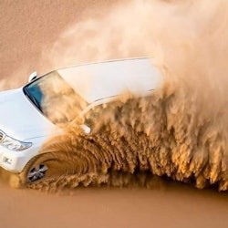 Safari pel desert de Dubai: sandboard a les dunes vermelles, espectacle en directe i sopar - 1