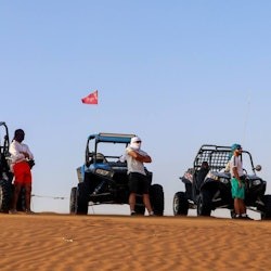 Dubai: Safari matinal no deserto nas altas dunas vermelhas + Sandboard - 1