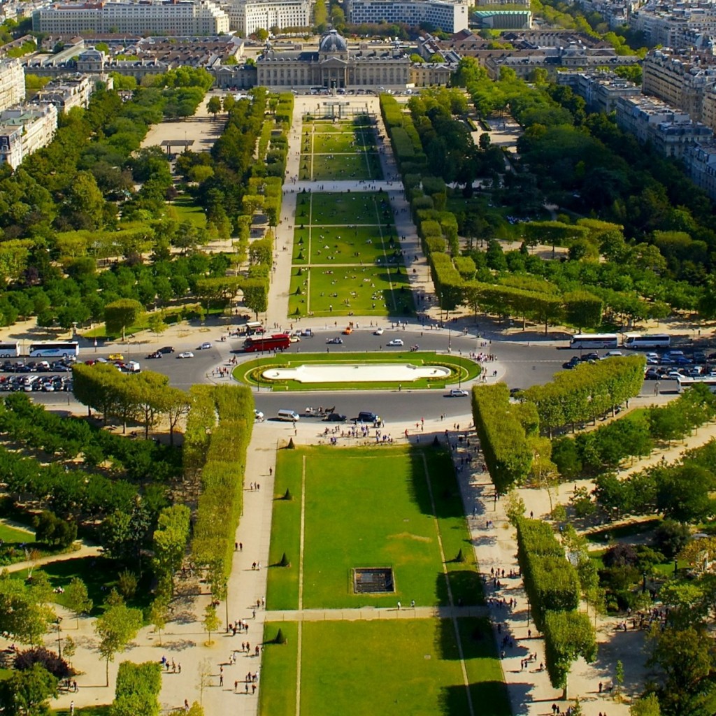 Eiffel Tower: 2nd Floor Access + Surroundings Guided Tour - Summit - 3