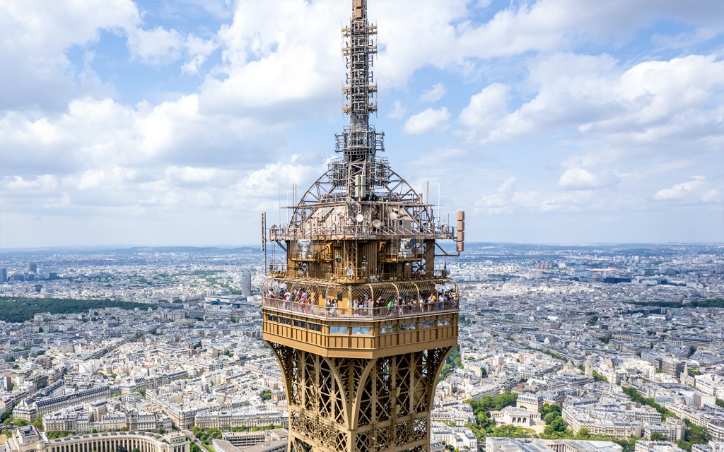 Eiffel Tower Guided Tour by Elevator: Reserved Entry to the Summit or Second Floor (Guided Tour of Second Floor) - 1
