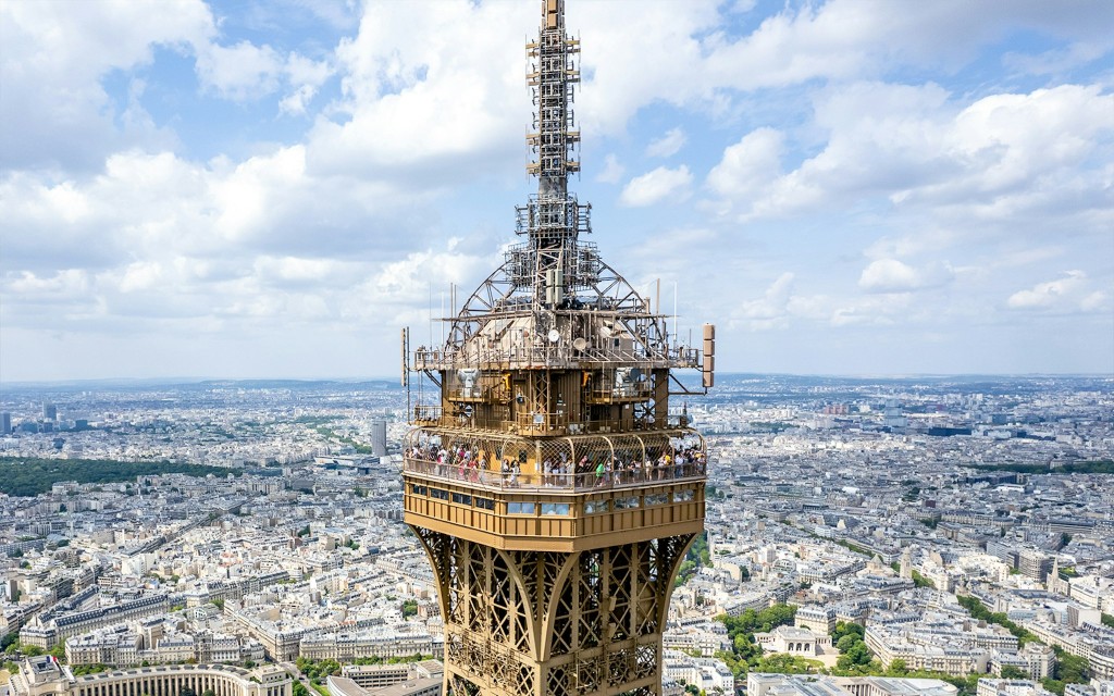 Eiffel Tower Guided Tour by Elevator: Reserved Entry to the Summit or Second Floor (Guided Tour to Summit) - 1