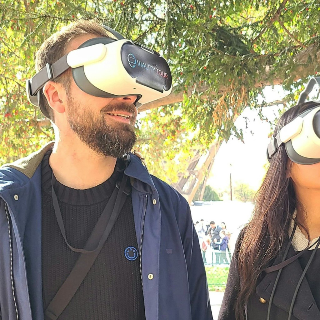 Eiffel Tower: Guided VR Experience - 1