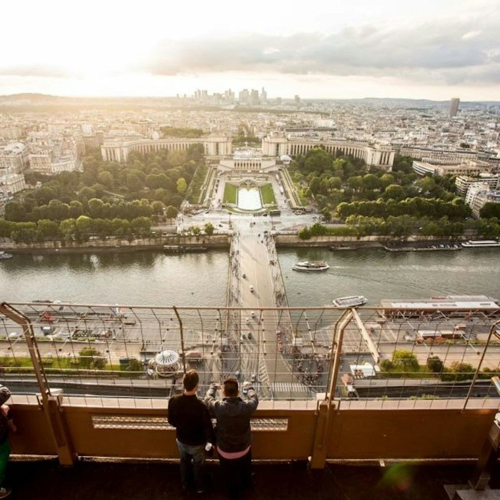 Eiffel Tower: Reserved Entry + 2nd Floor Elevator Access with Host - 2