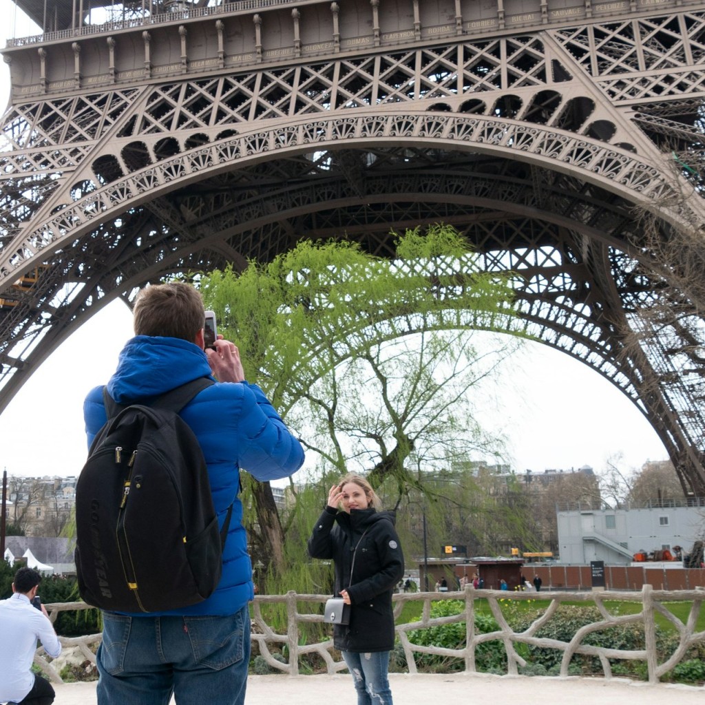 Torre Eiffel: Ingresso riservato + Tour mattutino con l'host - 3