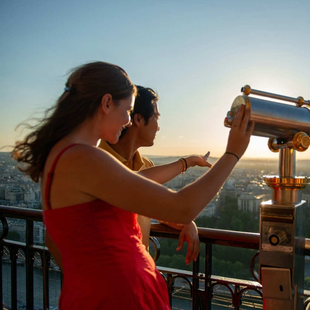 Eiffelturm: Reservierter Eintritt + Paris City Bus Tour - City Tour and Eiffel Tower 2nd Floor - 2