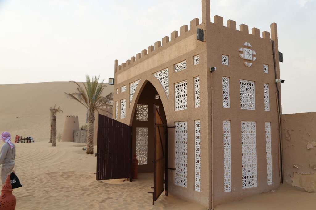 Evening Desert Safari Tour from Dubai with BBQ Dinner (Standard Evening Desert Safari Tour from Dubai with BBQ Dinner and VIP Majlis) - 3