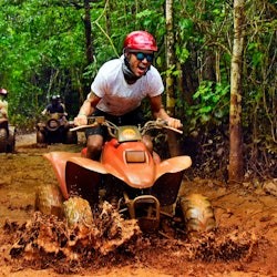 Aventura Extrema Cancún: Cabalgata con Paseo en ATV, Tirolinas y Cenote - 3