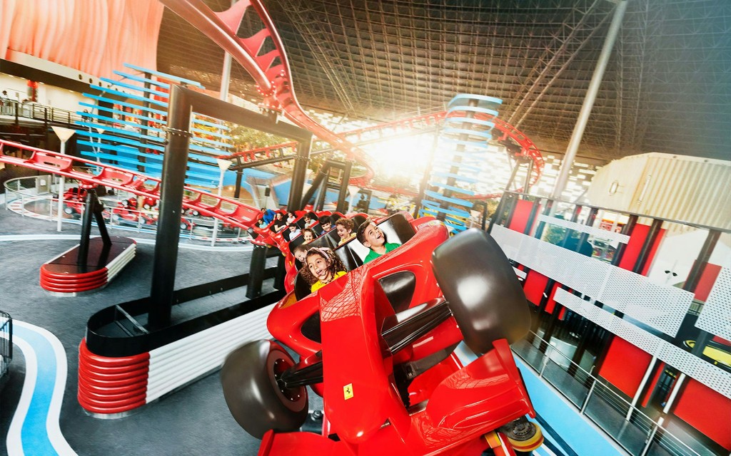 Biglietti per il Ferrari World Abu Dhabi con navetta gratuita (3-Park Pass: Any 3 Parks in 6 Days) - 1